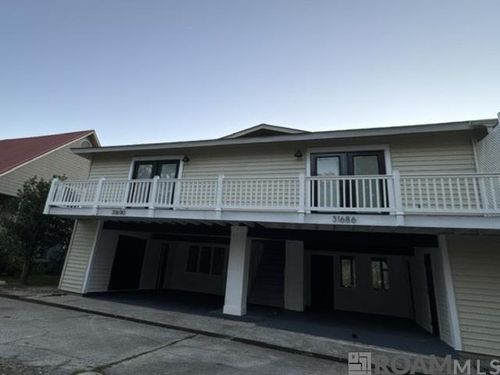 31690-31690 River Pines Dr, Springfield, LA, 70462-8886 | Card Image