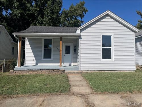 2226 Chestnut St, Hannibal, MO, 63401-3804 | Card Image