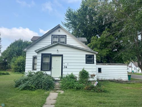 34 6th Ave Ne, Lidgerwood, ND, 58053-4118 | Card Image
