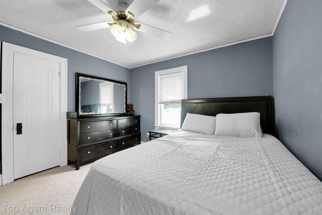 136 Alice Ave, House other with 4 bedrooms, 2 bathrooms and null parking in Bloomfield Township MI | Image 10