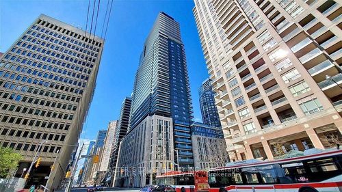 806-955 Bay St, Toronto, ON, M5S0C6 | Card Image