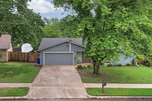 1104 Waco St, Broken Arrow, OK, 74011-2823 | Card Image
