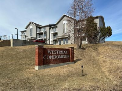 2 - 8520 99 Ave, Condo with 2 bedrooms, 1 bathrooms and 1 parking in Peace River AB | Image 1