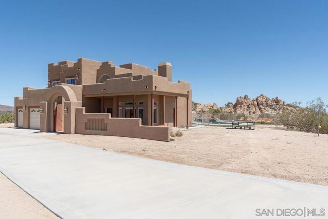 57388 Manzanita Dr, House other with 3 bedrooms, 3 bathrooms and 11 parking in Yucca Valley CA | Image 52