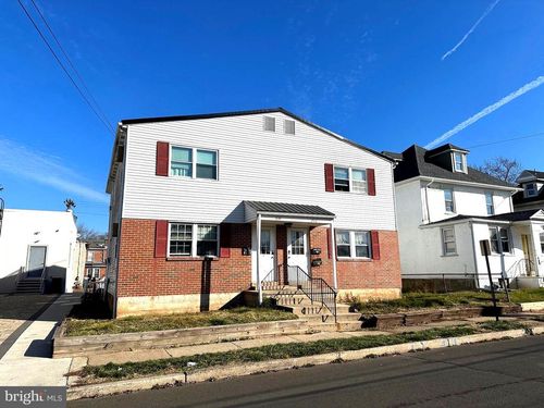 2-217 W 5th St, LANSDALE, PA, 19446-2205 | Card Image
