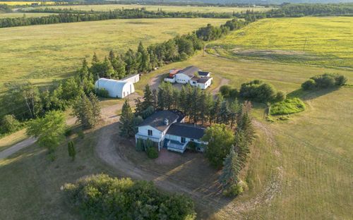 83246 Range Road 211, Rural Northern Sunrise County, AB, T0H3B0 | Card Image