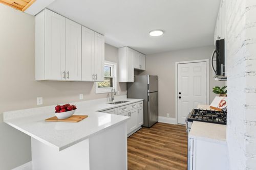 1292 Taylor Ave W, Saint Paul, MN, 55104-1449 | Card Image