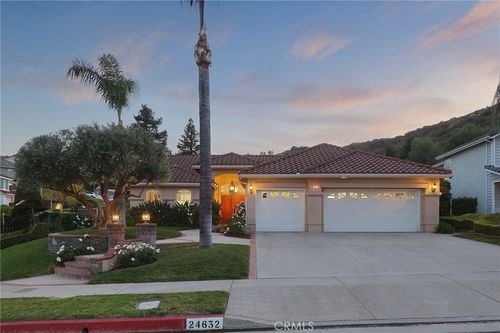 24632 Stagg St, Canoga Park, CA, 91304-5643 | Card Image