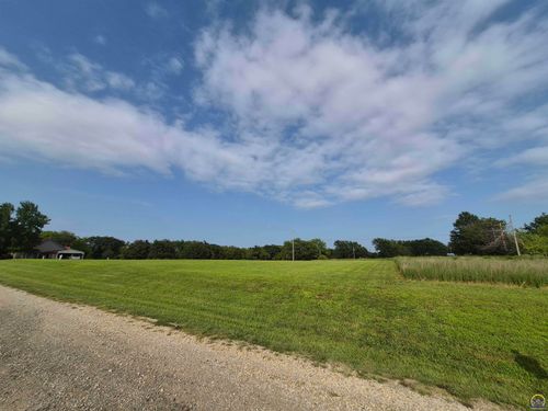 8903 Holly Ln, Ozawkie, KS, 66070-6058 | Card Image