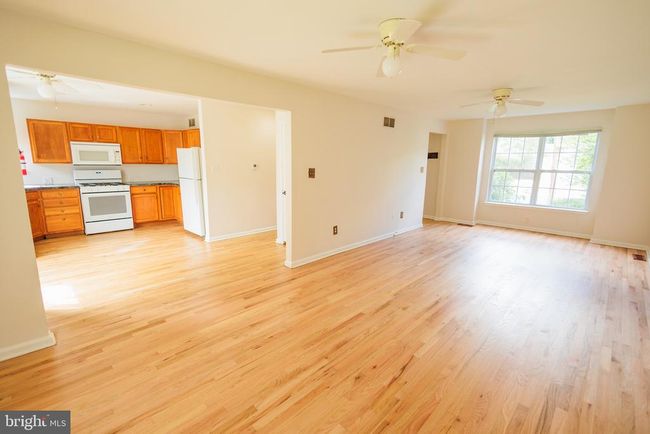 211 Laurel Ave, Home with 4 bedrooms, 3 bathrooms and null parking in GLASSBORO NJ | Image 7