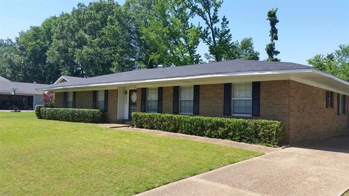 8050 Neshoba Rd, Germantown, TN, 38138-3028 | Card Image