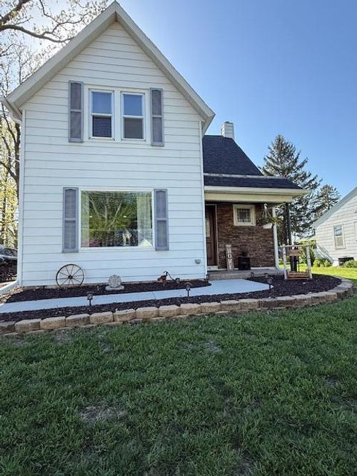420 Winnebago Street, Caledonia, MN, 55921 | Card Image