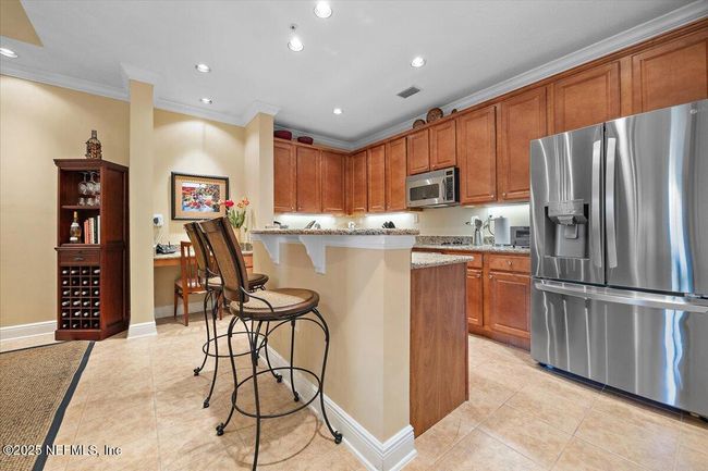 42" Cabinets, Pantry | Image 4