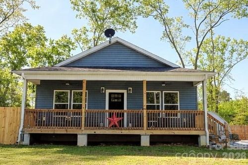 196 8th Ave, New London, NC, 28127-7634 | Card Image