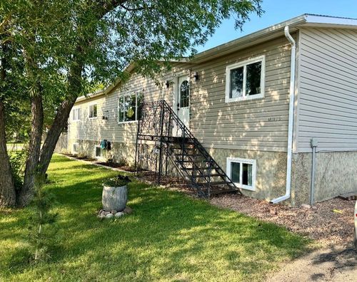 4819 1 St, Donnelly, AB, T0H1G0 | Card Image
