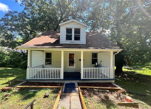 1305 Clawson St, Alton, IL, 62002-2911 | Card Image