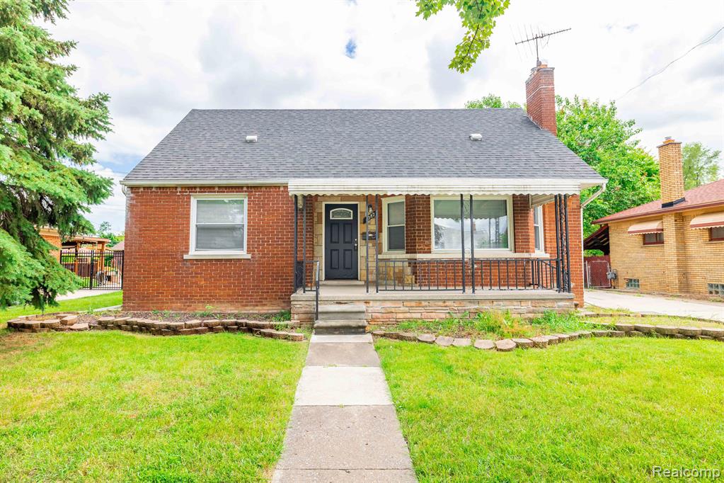 Cloverlawn Blvd, Lincoln Park, MI 48146