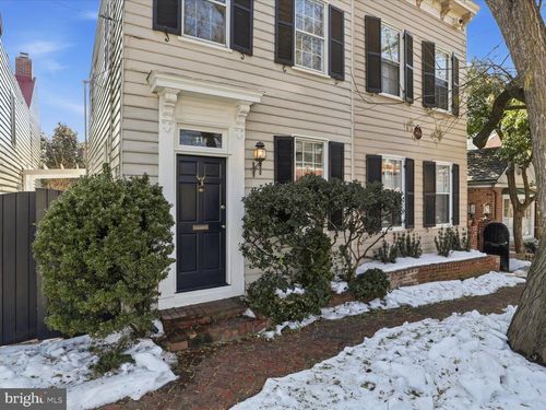 210 Gibbon St, ALEXANDRIA, VA, 22314-3837 | Card Image