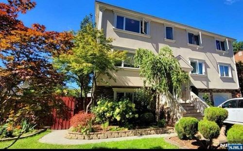 3 Teresa Ct, Moonachie, NJ, 07074-1125 | Card Image