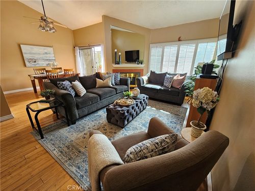 e-9431 Shadowood Dr, Montclair, CA, 91763 | Card Image