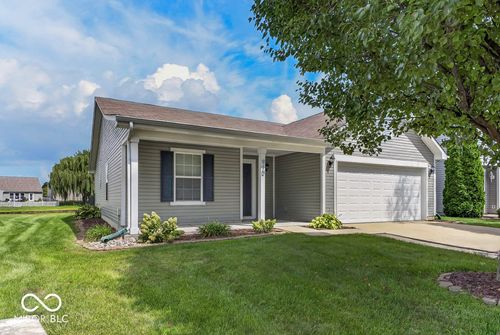 910 Stonehurst Dr, Franklin, IN, 46131-1552 | Card Image