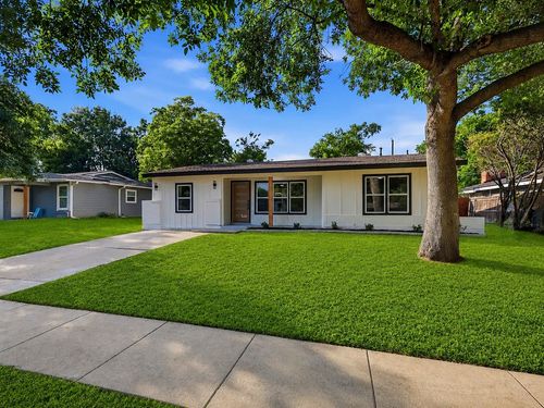 2109 Hedgerow St, Arlington, TX, 76010-3132 | Card Image