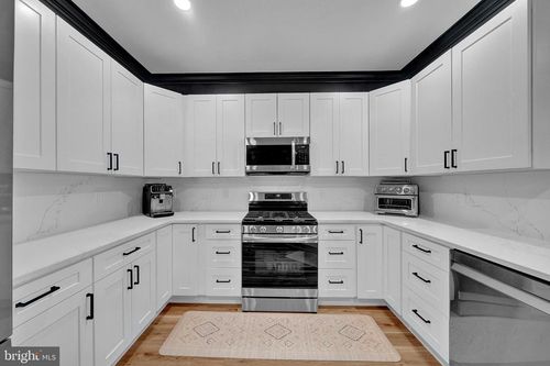 126 Timberlake Dr, Ewing, NJ, 08618-1456 | Card Image