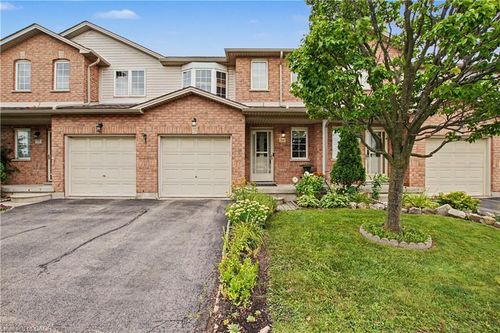 58-800 Paramount Dr, Stoney Creek, ON, L8J3V8 | Card Image