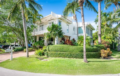 650 Curtiswood Dr, Key Biscayne, FL, 33149-2002 | Card Image
