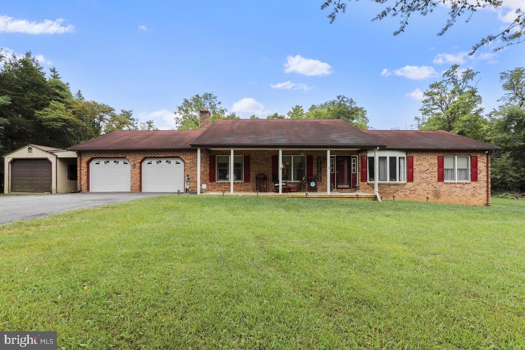 Ashton Dr, Falling Waters, WV 25419