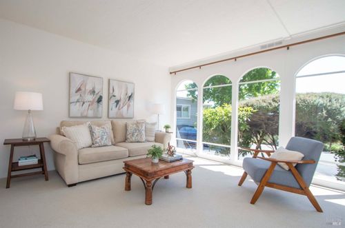 178 Marin Valley Dr, Novato, CA, 94949-6716 | Card Image