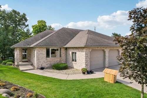 1233 Sherman Ave W, Fort Atkinson, WI, 53538-1540 | Card Image