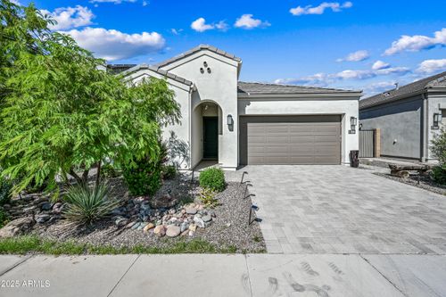 2320 E Saguaro Park Ln, Phoenix, AZ, 85024-5321 | Card Image