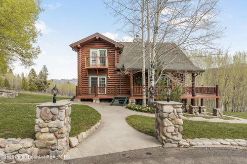 244 Black Mountain Ln, Alpine, WY, 83128 | Card Image