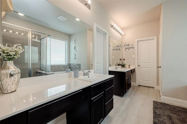 Primary Bathroom | Image 31
