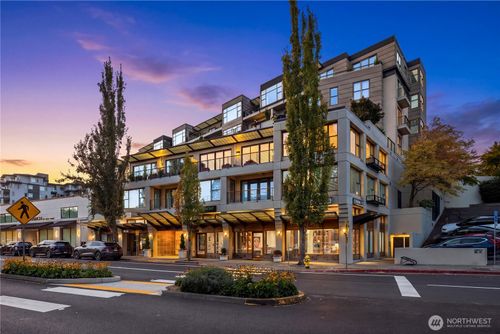 304-136 Central Way, Kirkland, WA, 98033-3719 | Card Image
