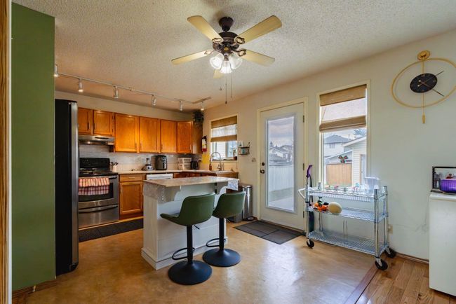 24 Laguna Close Ne, House other with 4 bedrooms, 3 bathrooms and 2 parking in Calgary AB | Image 13