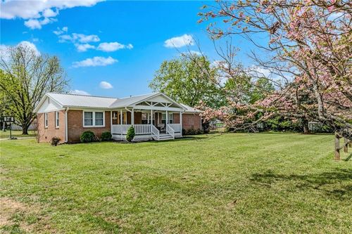 7045 Nc Highway 801 S, Mocksville, NC, 27028-6735 | Card Image