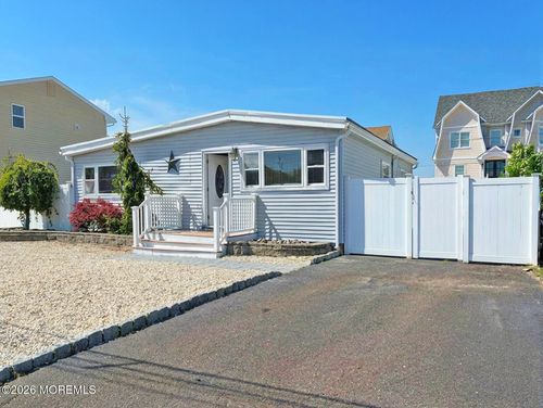 3414 Bergen Ave, Toms River, NJ, 08753-4807 | Card Image
