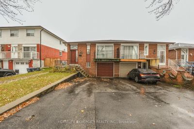 3301 Chipley Cres, House attached with 3 bedrooms, 2 bathrooms and 3 parking in Mississauga ON | Image 1