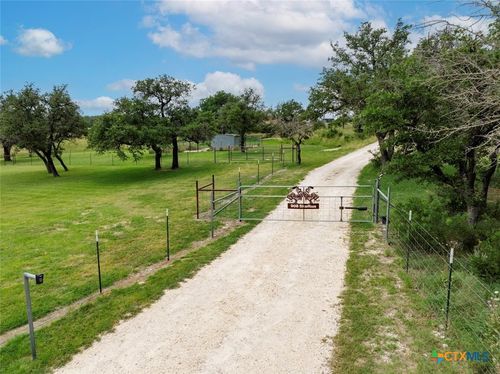 908 Spring Creek Rd, Florence, TX, 76527-4439 | Card Image