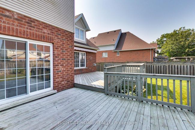 1112 Booth Ave, House other with 4 bedrooms, 4 bathrooms and 2 parking in Innisfil ON | Image 28