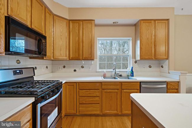 2568 Sylvan Moor Ln, Townhouse with 3 bedrooms, 4 bathrooms and null parking in WOODBRIDGE VA | Image 8