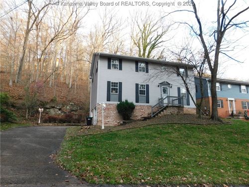 140 Oakmont Dr, Poca, WV, 25159-9676 | Card Image