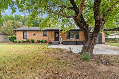 127 W Cedar St, Hurst, TX, 76053-5736 | Card Image