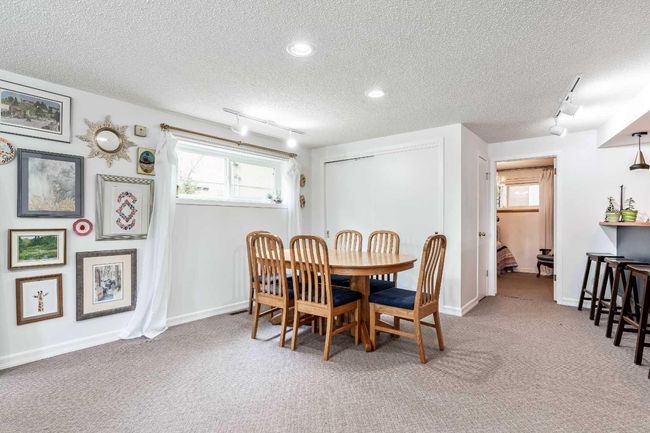 2328 Uxbridge Drive Nw, House other with 3 bedrooms, 3 bathrooms and 5 parking in Calgary AB | Image 30