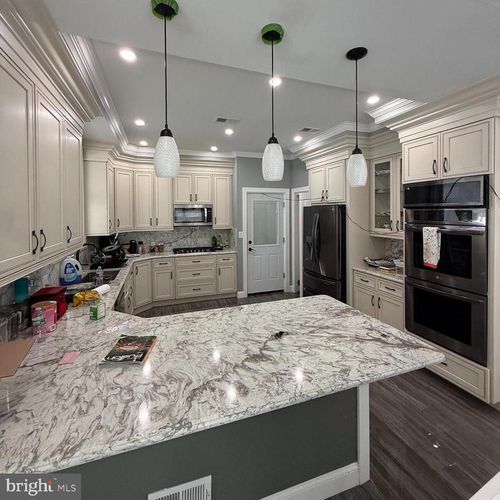 511 W 6th St, PALMYRA, NJ, 08065-1424 | Card Image