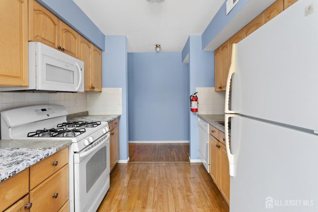 1724 Country Mill Dr, Townhouse with 1 bedrooms, 1 bathrooms and null parking in East Windsor NJ | Image 5