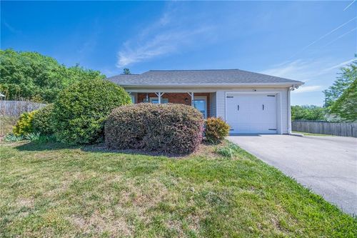 4975 Saponi Village Trl, Winston Salem, NC, 27127-9415 | Card Image