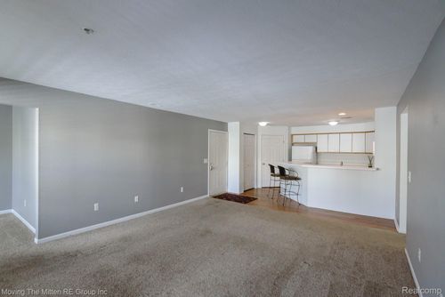 1398 Heatherwood Ln, Ann Arbor, MI, 48108-2786 | Card Image